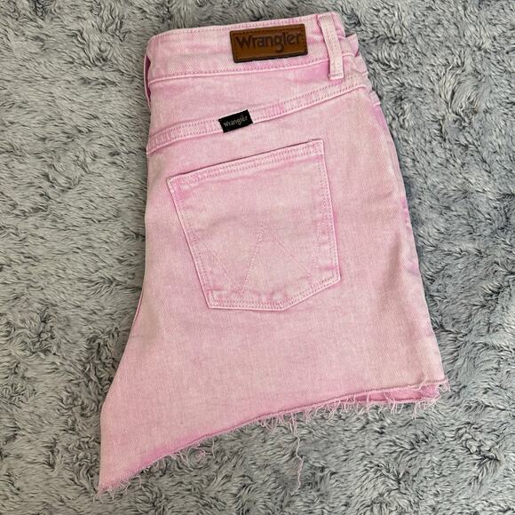 Wrangler Mid-Rise Vintage Short W Pockets Pink Denim NWOT Size 4 - Picture 3 of 9